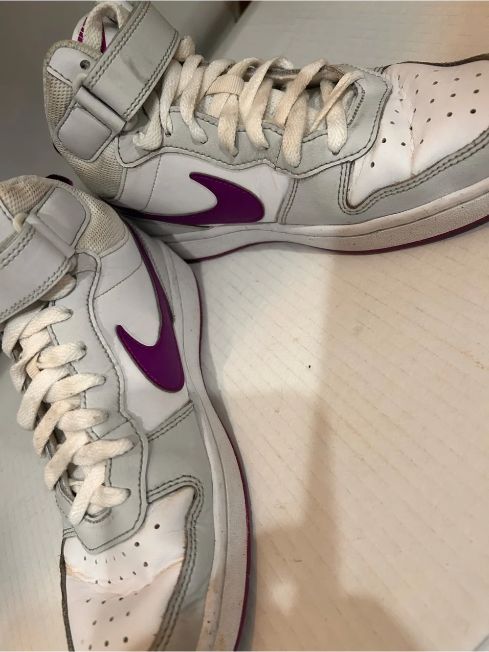 Nike Size 6Y Court Borough Mid 2 Sneakers
